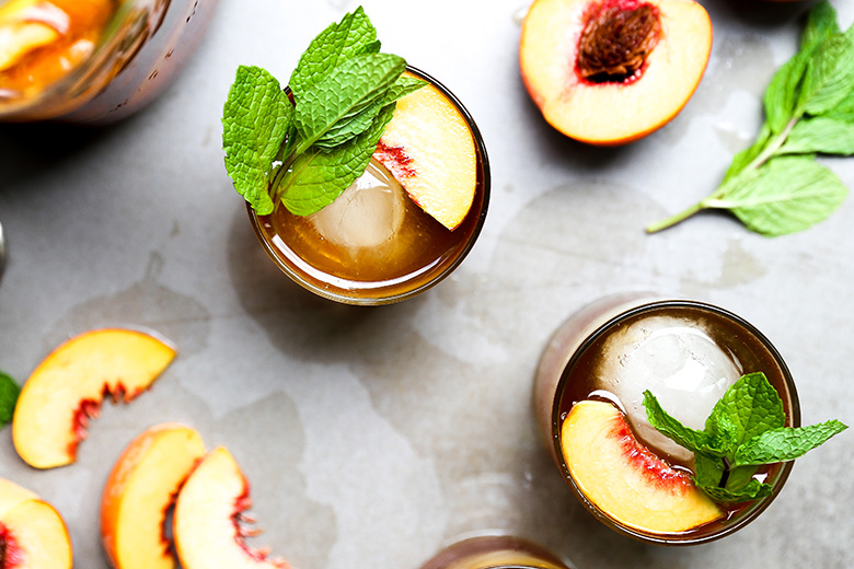 Peach Sun Tea and Bourbon Cocktail {#drinkthesummer} – Floating Kitchen