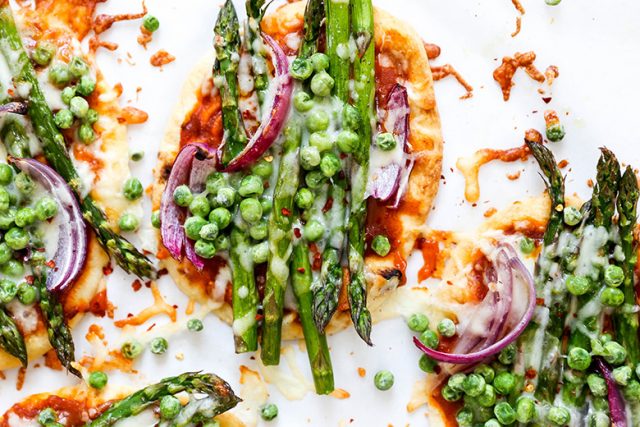 Easy Asparagus and Pea Curry Naan Pizza – Floating Kitchen