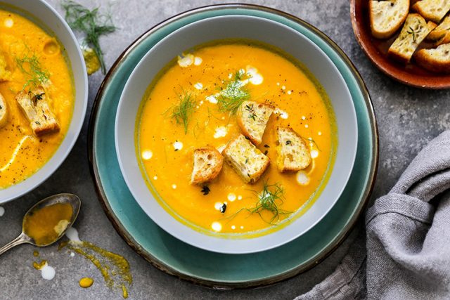 Roasted Carrot and Fennel Soup with Garlic-Thyme Croutons – Floating ...