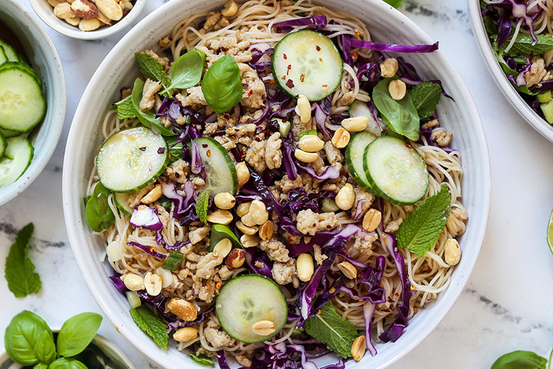 Peanut Chicken Noodle Salad | www.floatingkitchen.net