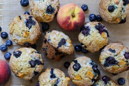 Peach-Blueberry Sour Cream Muffins | www.floatingkitchen.net