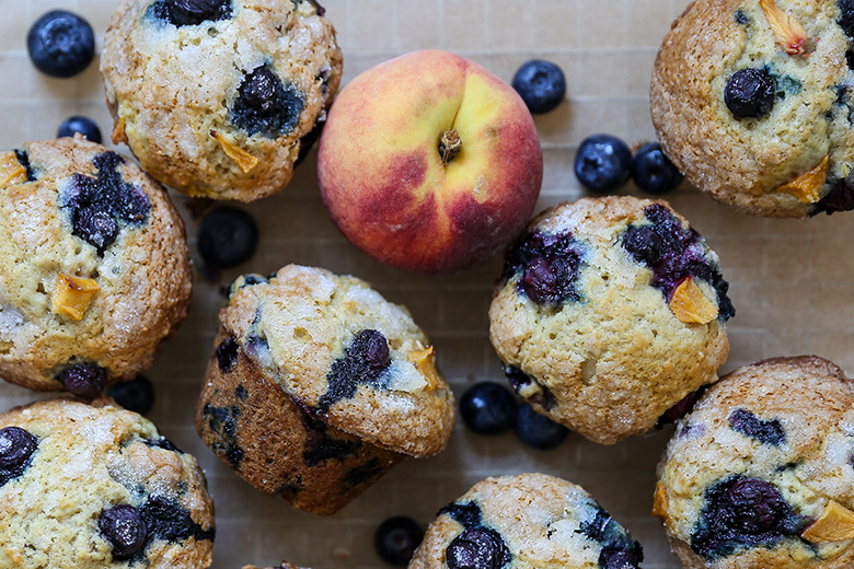 Peach-Blueberry Sour Cream Muffins | www.floatingkitchen.net