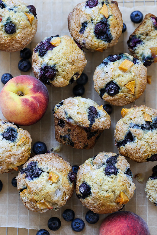 Peach-Blueberry Sour Cream Muffins | www.floatingkitchen.net